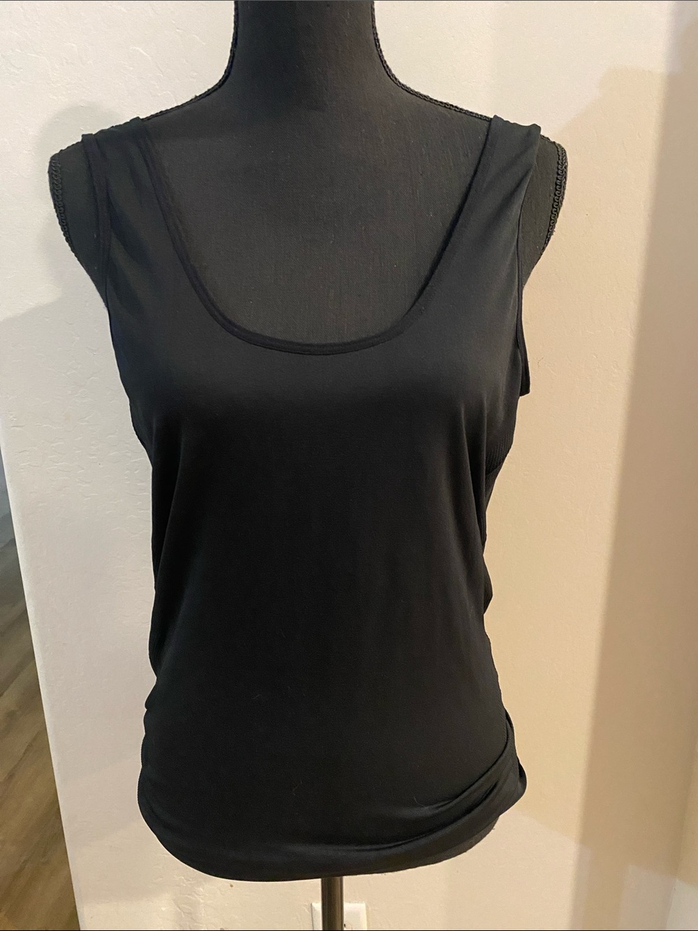 Women's Black Scoop Neck Tank Top